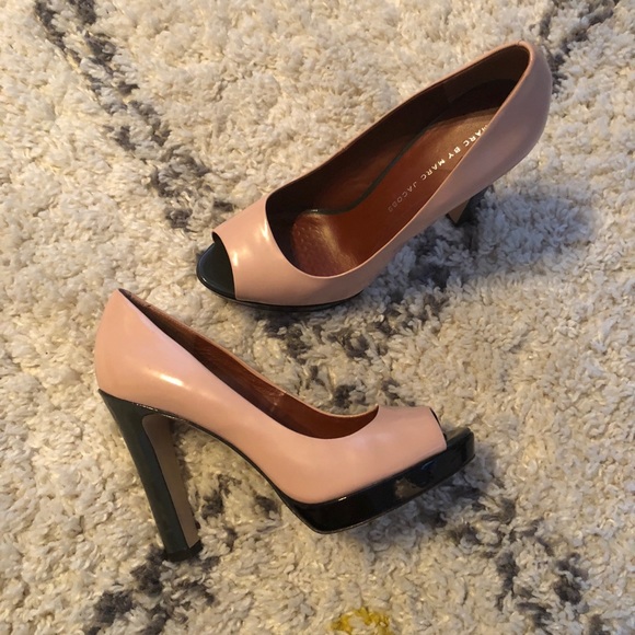 Marc by Marc Jacobs Peep Toe Pumps - Picture 2 of 8